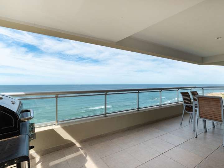 Apartamento en venta en Rambla Lorenzo Batlle Pacheco, Punta Del Este