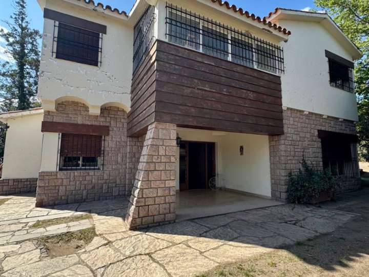 Casa en venta en Presidente Juan Domingo Perón, Municipio de La Falda