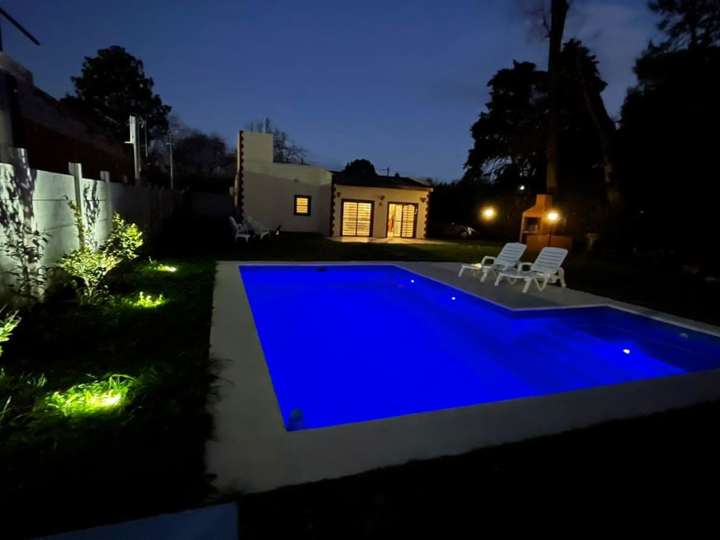 Casa adosada en venta en Santa Cruz, Buenos Aires