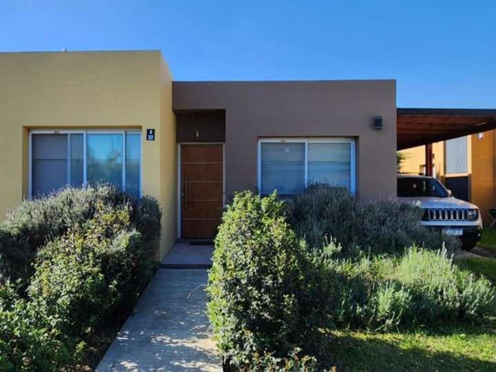 Casa en venta en Pedro Gandulfo, El Jagüel