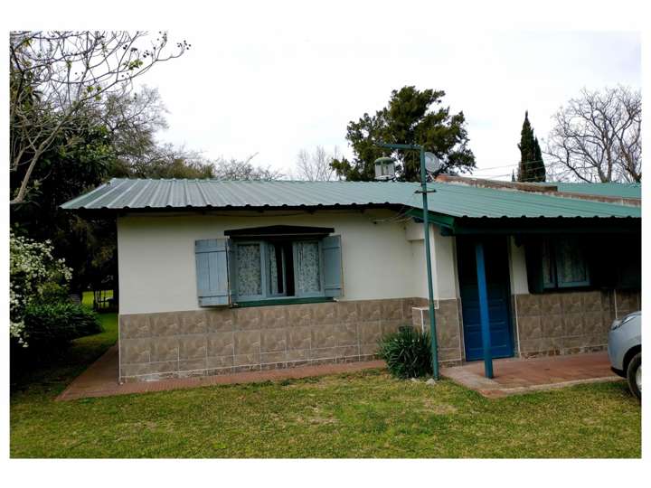 Casa adosada en venta en Túpac Amaru, Buenos Aires