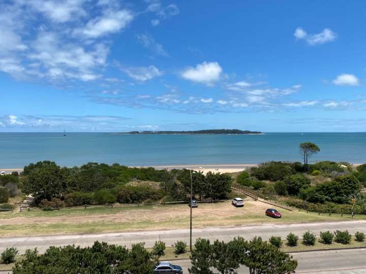Apartamento en venta en El Pinar, Punta Del Este