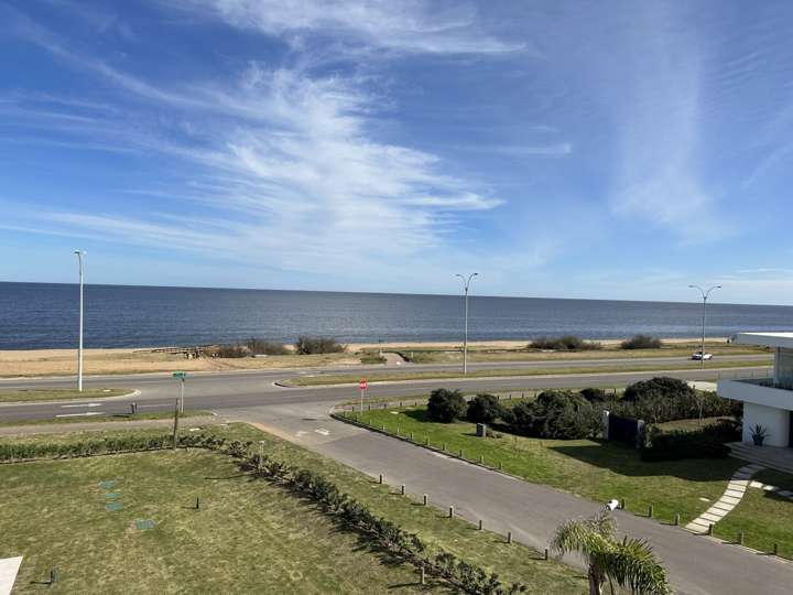 Apartamento en venta en Pinares, Maldonado