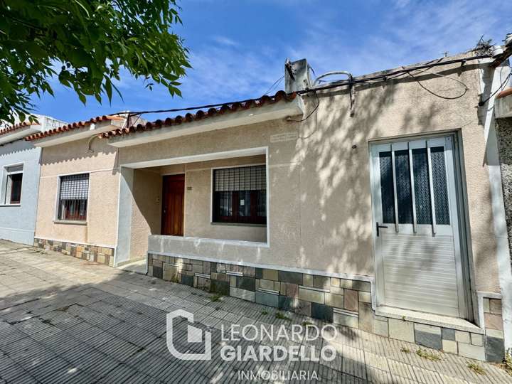 Casa en venta en Coronel Arroyo, Colonia