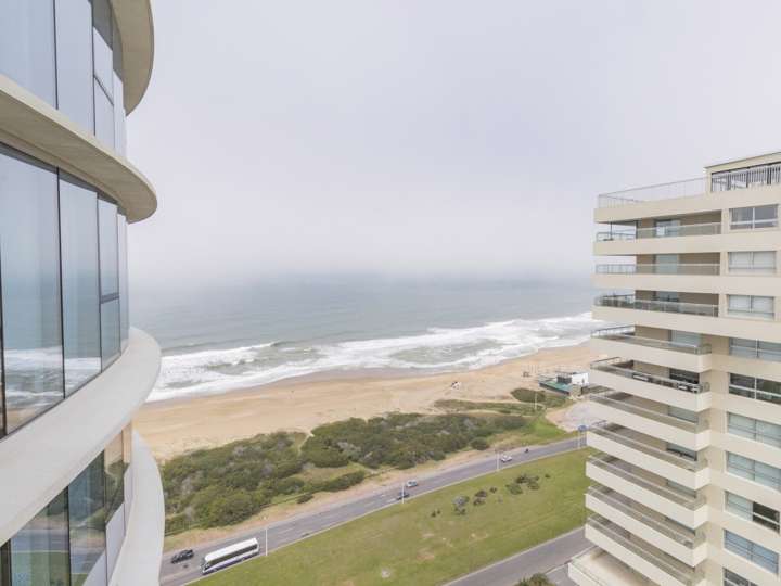 Apartamento en venta en Rambla Lorenzo Batlle Pacheco, Punta Del Este