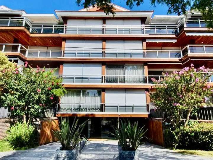 Apartamento en alquiler en Carrasco, Montevideo