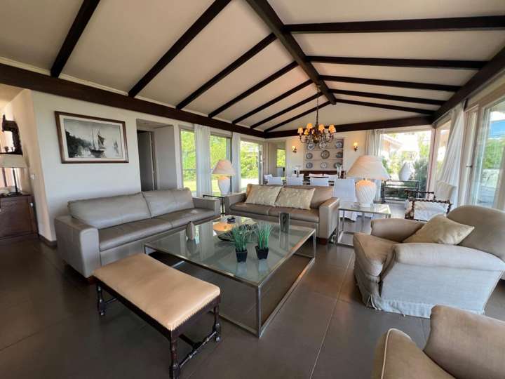 Casa en venta en Pinares, Maldonado