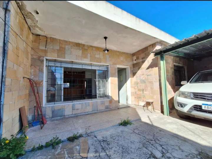 Casa en venta en María Stagnero de Munar, Montevideo