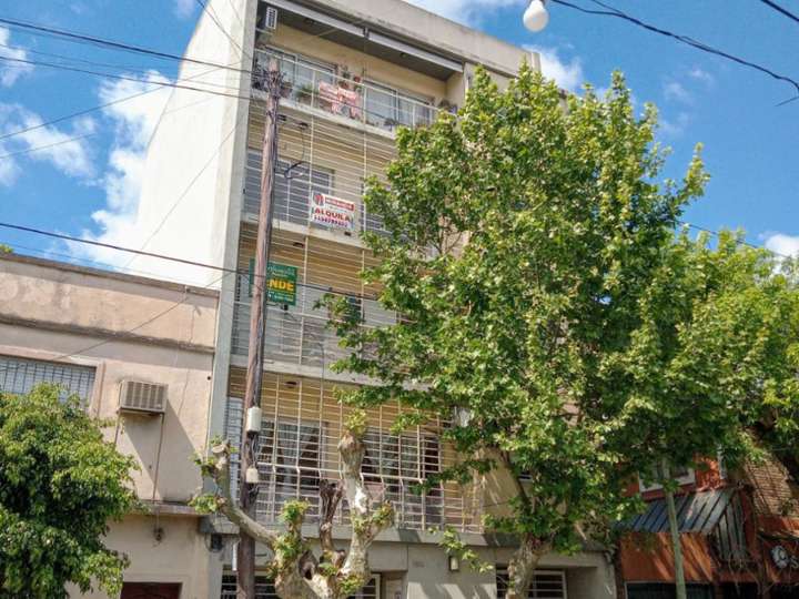 Departamento en alquiler en Almirante Brown, 102, Buenos Aires