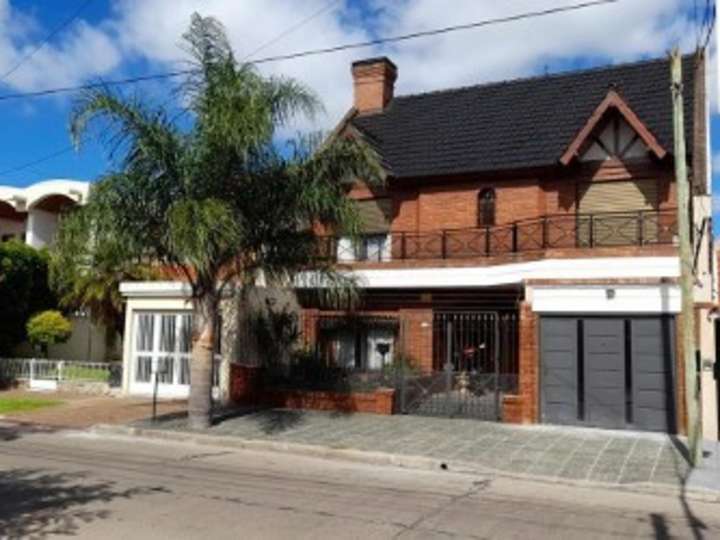 Casa en venta en Catriel, 1698, Buenos Aires