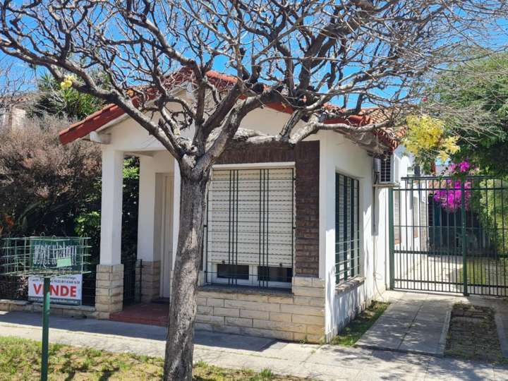 Casa en venta en Granaderos, 2635, Villa Luzuriaga