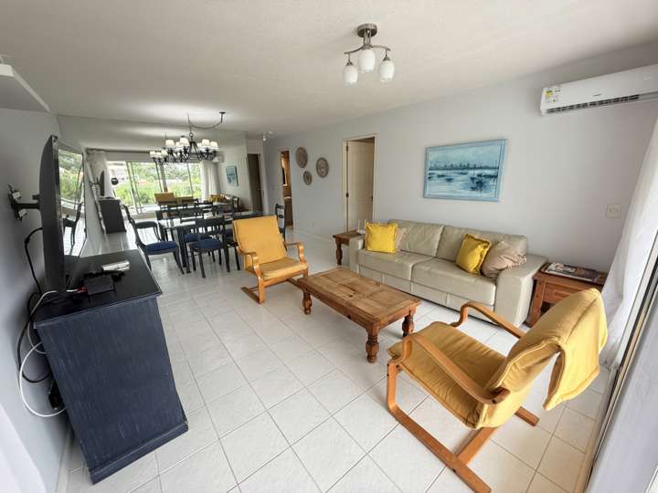 Apartamento en venta en Rambla Doctor Claudio Williman, Maldonado