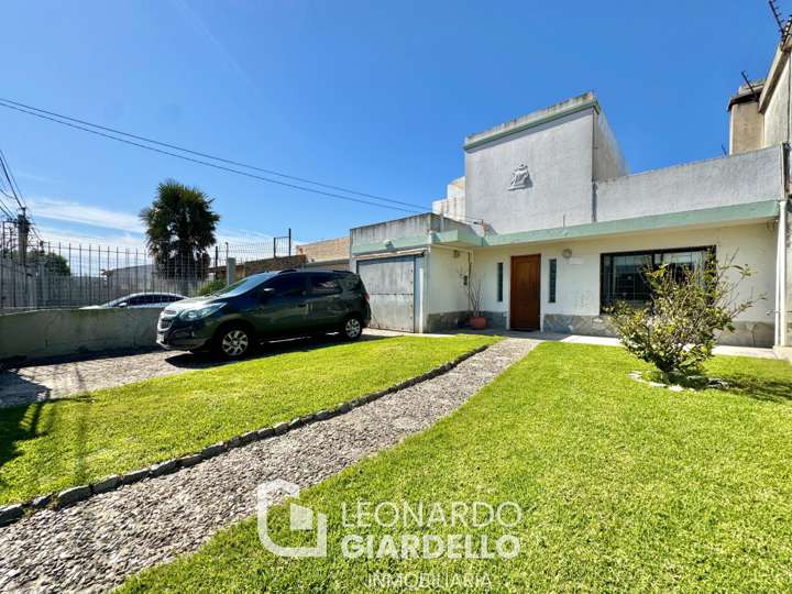 Casa en venta en Doctor José María Delgado, Montevideo