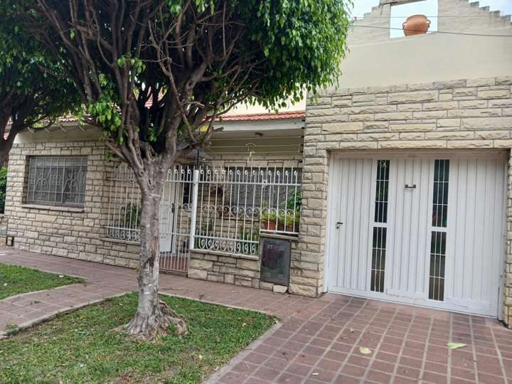 Casa en venta en Cacique Namuncurá, 1154, El Palomar