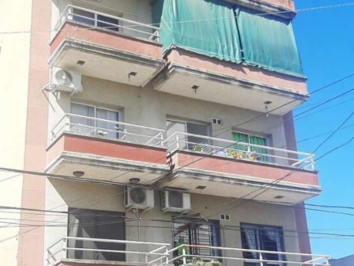 Departamento en venta en Leandro N. Alem, Buenos Aires