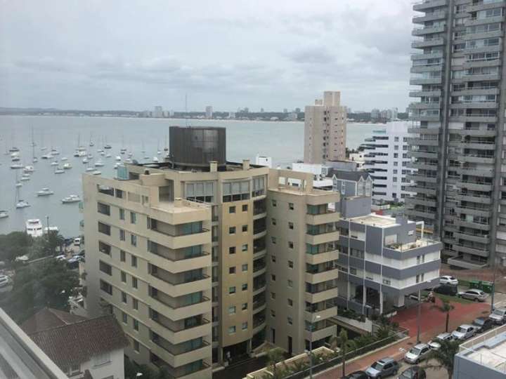 Apartamento en venta en Comodoro Gorlero (Calle 19), Punta Del Este