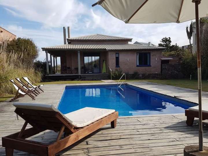 Casa en venta en Eduardo Mateo, Punta Ballena