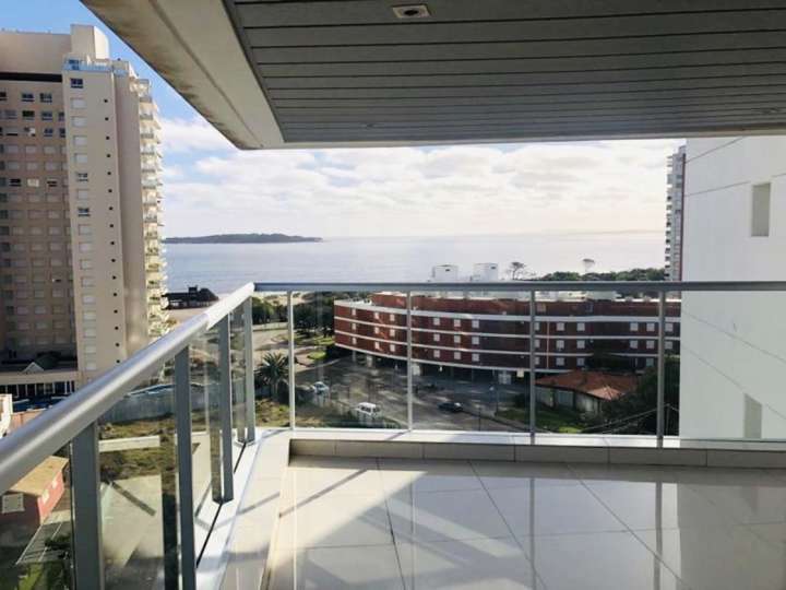 Apartamento en venta en Avenida Orlando Pedragosa Sierra, Punta Del Este