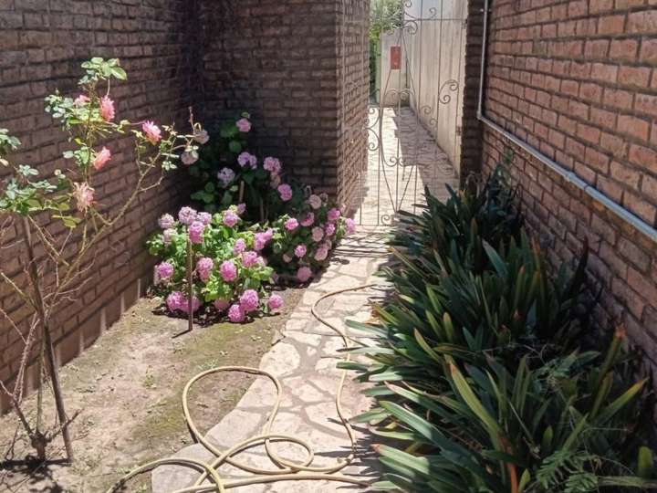 Casa en venta en Perito Moreno, Villa Luzuriaga