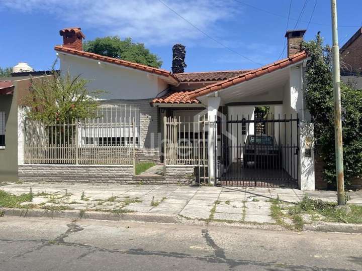 Casa en venta en Chile, 810, Villa Sarmiento