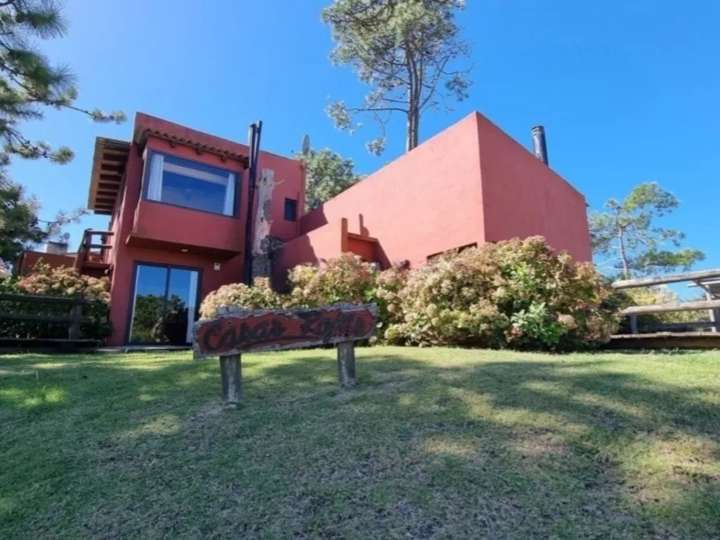 Casa en venta en Rambla Costanera, Piriápolis