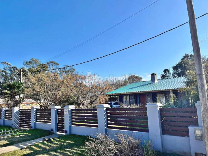 Casa en venta en Ruben Lena, El Tesoro