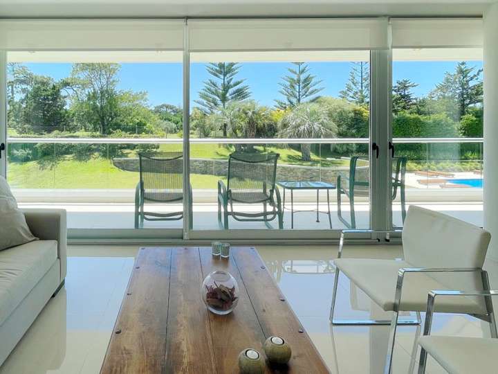 Apartamento en venta en Alfonsina Storni, San Rafael - El Placer