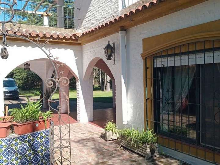 Casa adosada en venta en De La Tradición, Villa Udaondo