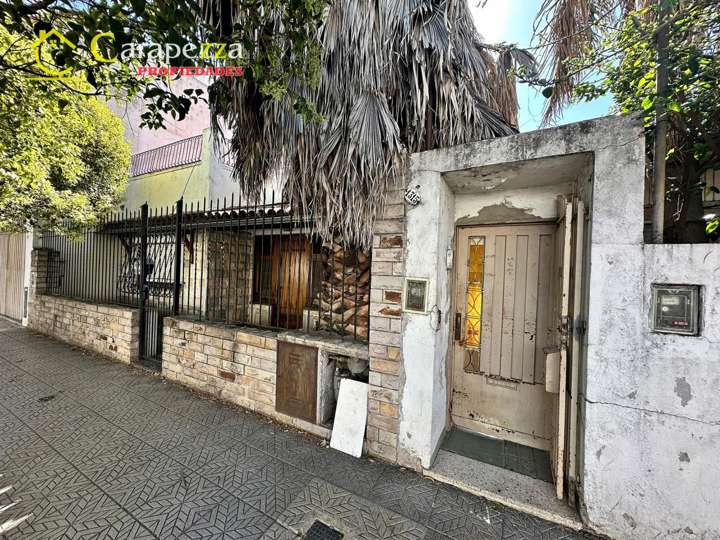 Casa en venta en 559 - Luis María Bosch, 1311, Buenos Aires