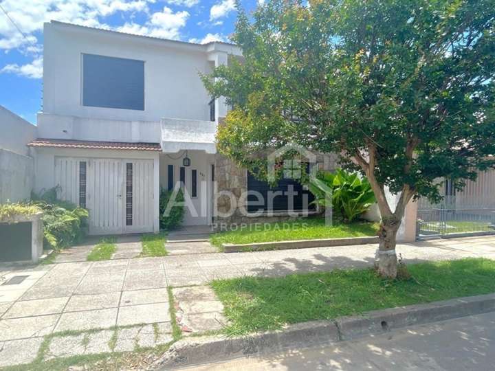 Casa en venta en Suipacha, 990, Haedo