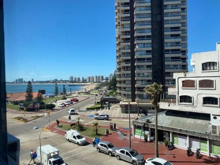 Apartamento en venta en El Remanso (Calle 20), Punta Del Este
