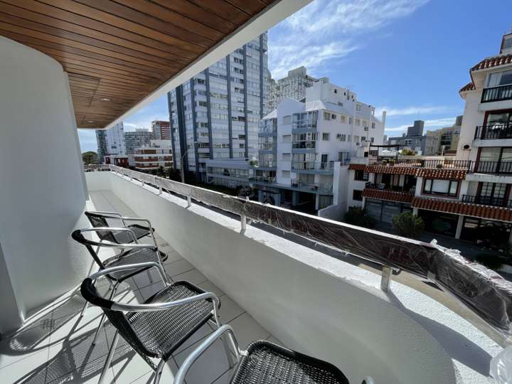 Apartamento en venta en La Galerna (Calle 21), Punta Del Este