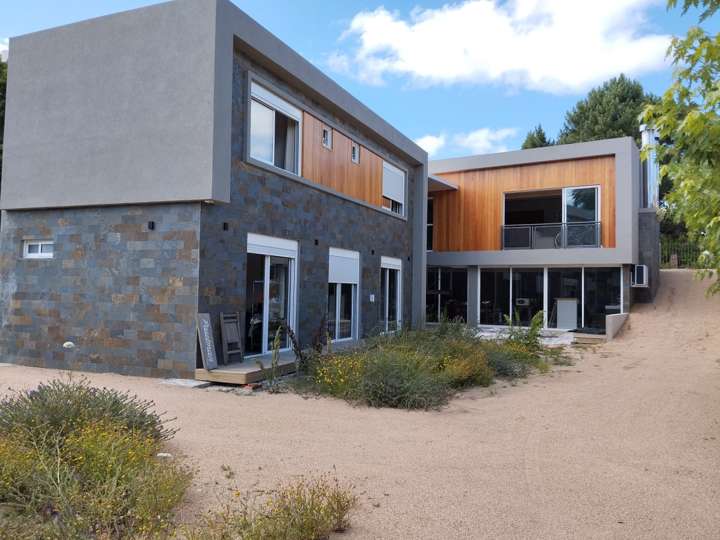 Casa en venta en Acrux, Maldonado