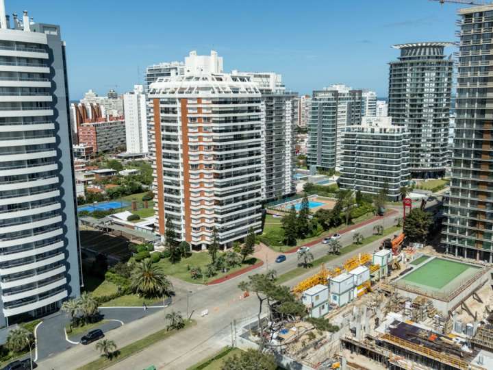 Apartamento en venta en Avenida Chiverta, Maldonado