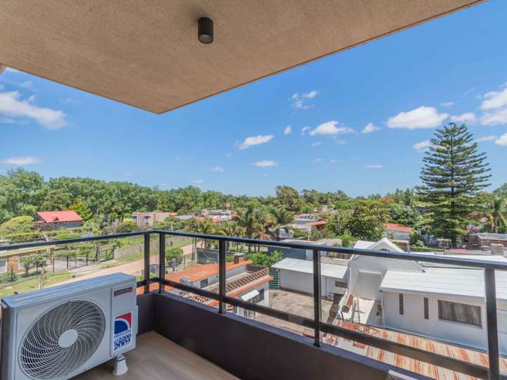 Apartamento en venta en Parque de Carrasco, Canelones