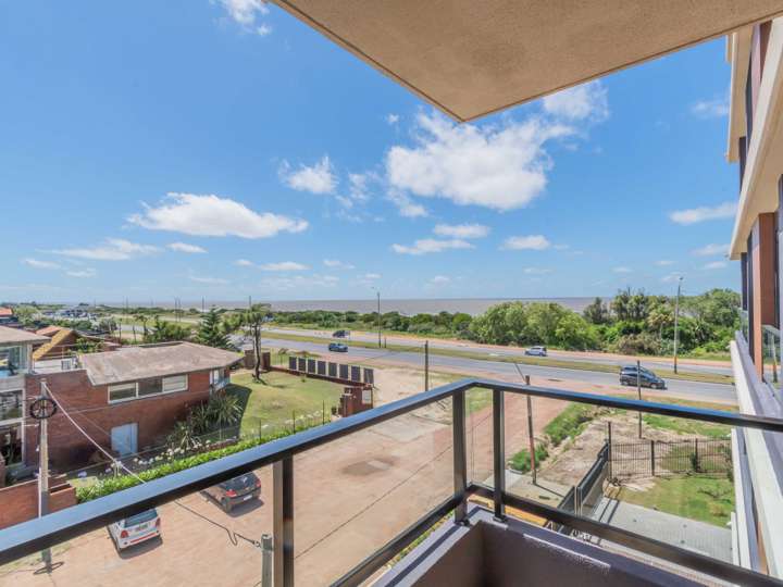 Apartamento en venta en Parque de Carrasco, Canelones