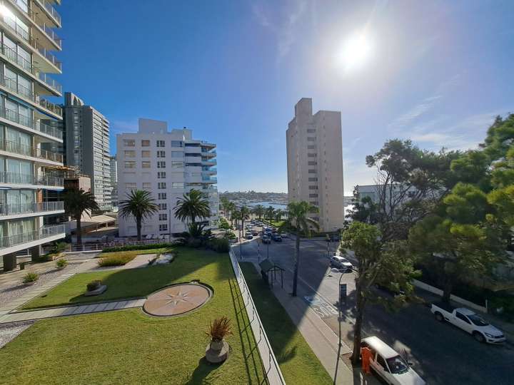 Apartamento en venta en El Coral (Calle 23), Punta Del Este