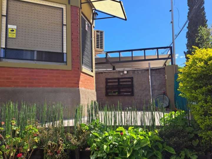 Casa en venta en Combatientes de Malvinas, 104, Colón