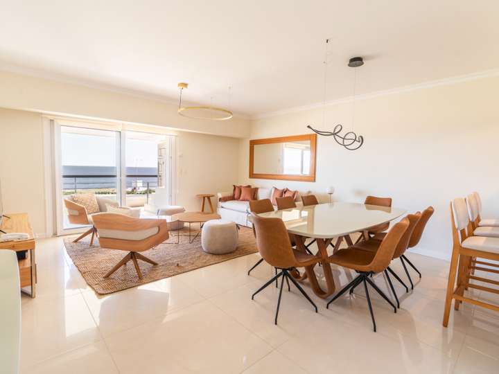 Apartamento en venta en Pinares, Maldonado