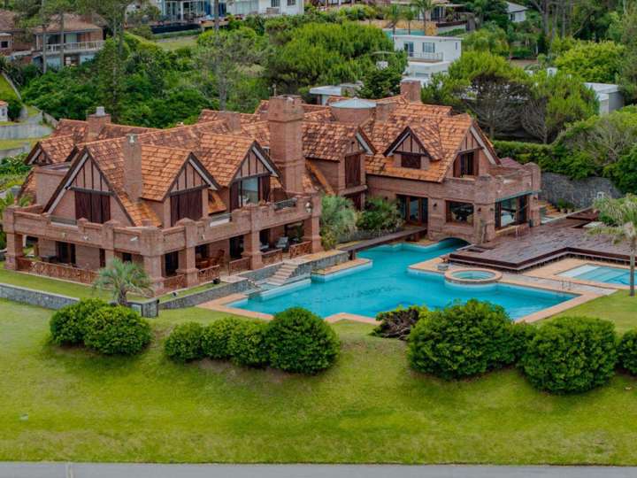 Casa en venta en Rambla Doctor Claudio Williman, Maldonado