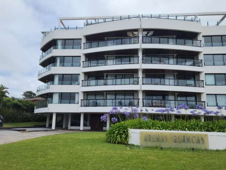 Apartamento en venta en Rambla Doctor Claudio Williman, Maldonado