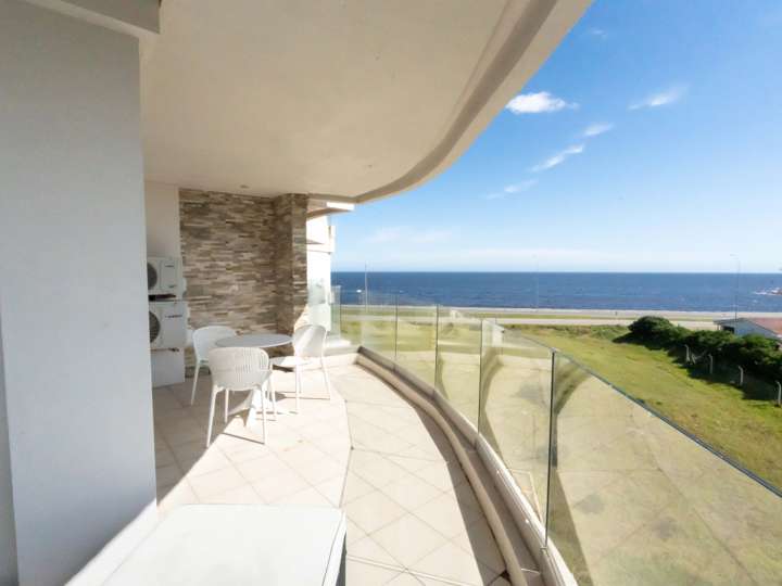 Apartamento en venta en Pinares, Maldonado