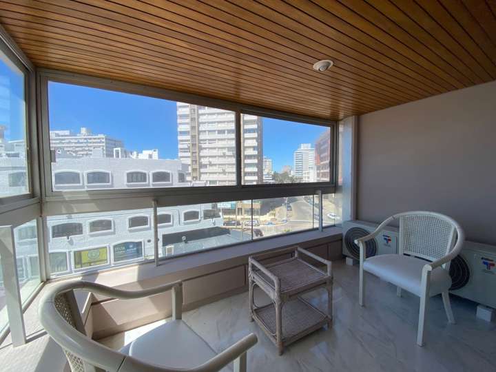 Apartamento en alquiler en Punta Del Este