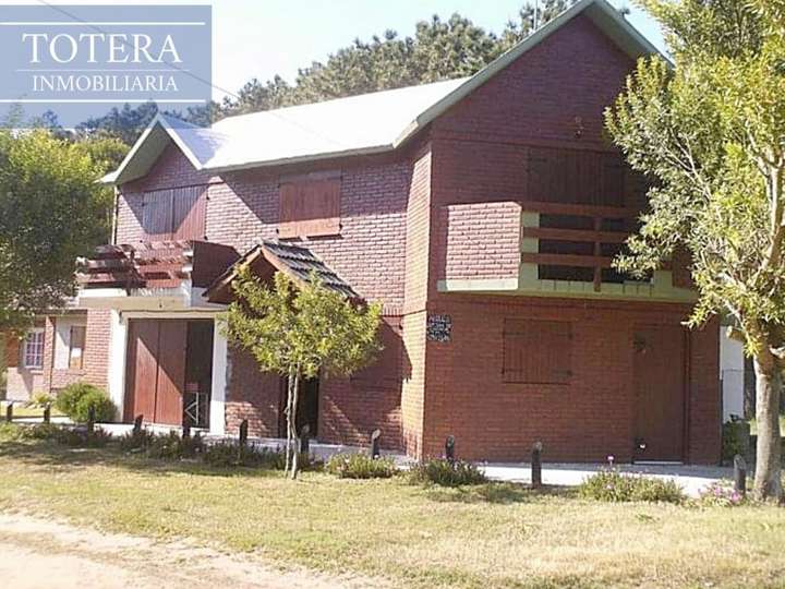 Casa en venta en Ricardo Gutiérrez, 502, Buenos Aires