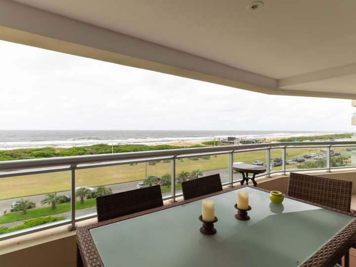 Apartamento en venta en Rambla Lorenzo Batlle Pacheco, Punta Del Este