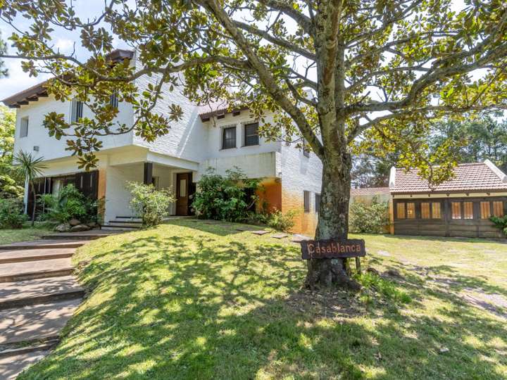 Casa en venta en Milton Lussich, Punta Ballena