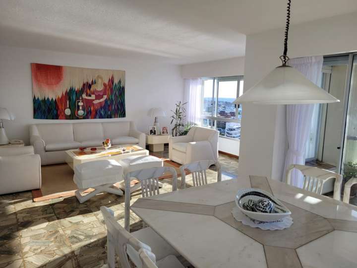 Apartamento en alquiler en Punta Del Este