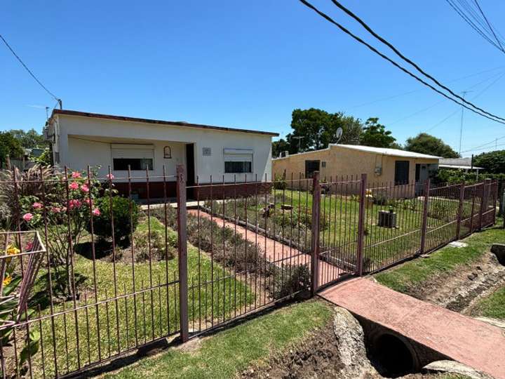 Casa en venta en El Dorado, Montevideo