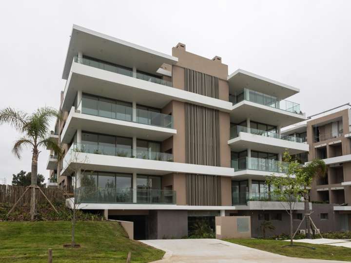 Apartamento en alquiler en Camino Doctor Adolfo Brunel, Montevideo