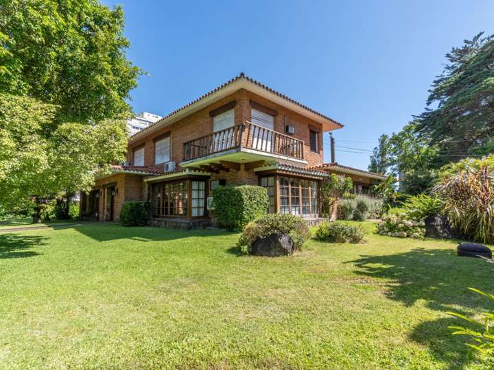 Casa en venta en Rambla Doctor Claudio Williman, Punta Del Este